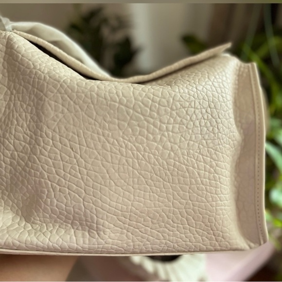 Faux Leather Look Handbag - Picture 3 of 11